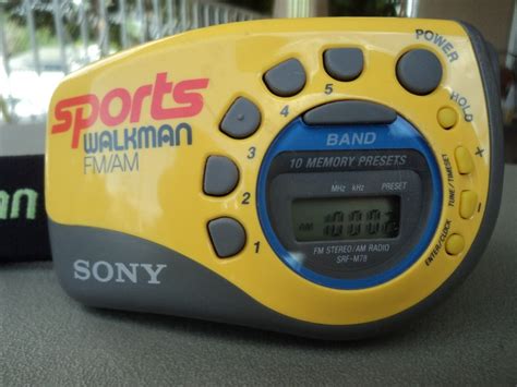 Sony Sports Walkman Armband Am Fm Radio Srf M With Sony Headphones