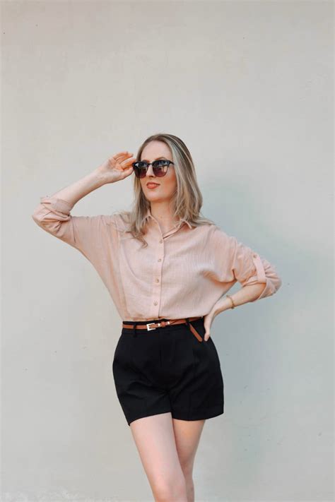 Camisa Feminina Ombro Deslocado Nude Helo Sa