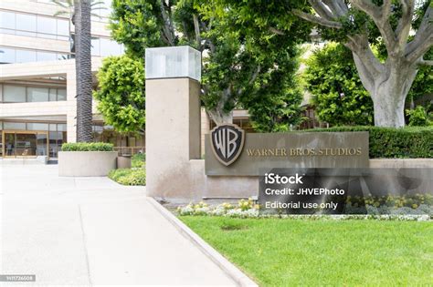 Warner Bros Studio Headquarters In Burbank Ca Usa Stock Photo