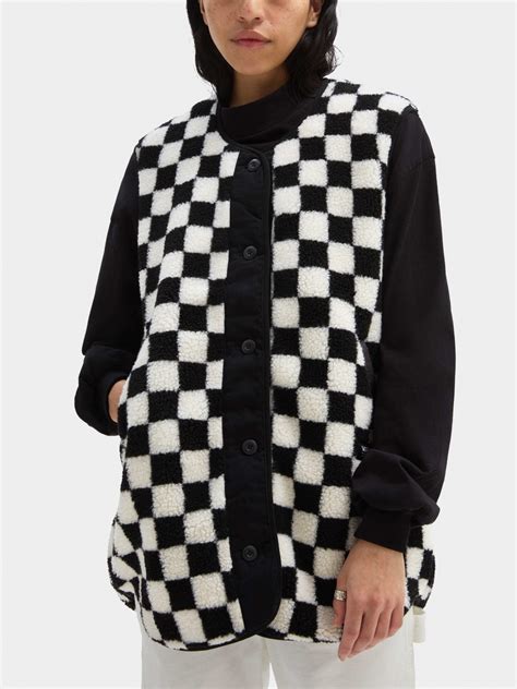 Женские теплые жилеты Vans | INTERTOP | Купить женскую теплую жилетку ...