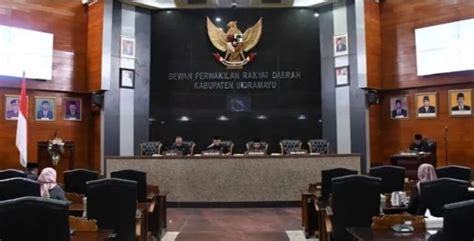 PARIPURNA PENYAMPAIAN PEMANDANGAN UMUM FRAKSI FRAKSI DPRD KABUPATEN