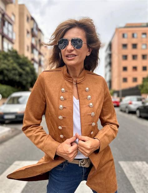 Gema L Pez Arrasa Con La Chaqueta Militar Que Sienta Bien A Todas