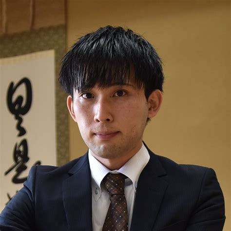 朝日新聞将棋取材班 On Twitter 村）日本将棋連盟は、棋士編入試験の受験資格を獲得した小山怜央さんからの受験申し込みを受理したと発表しました。試験は11月から行われます。試験の対戦