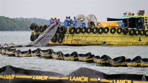 Timeline Of Singapores Oil Spill When Response Teams Mobilised Booms