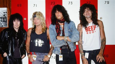 Motley Crue The Story Of The Early Years Louder From Garage Bands To Stadiums