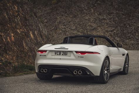 Jaguar F-Type P450 Convertible (2020) | Reviews | Complete Car