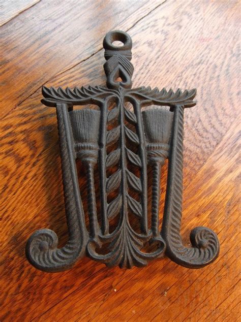 Vintage Cast Iron Trivet with Wheat Design – Haute Juice