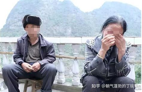 51岁的大妈卖淫被抓，被抓时正与57岁的大爷进行交易。 知乎