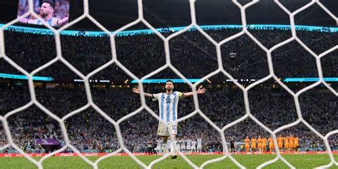 Argentina Beat Netherlands On Penalties The Messi Pass Martinez