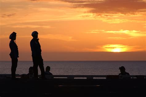 รูปภาพ ชายหาด ทะเล ชายฝั่ง น้ำ มหาสมุทร ขอบฟ้า ภาพเงา ท้องฟ้า พระอาทิตย์ขึ้น พระ