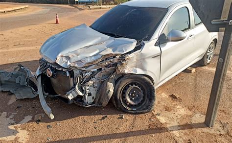 Carro E Carreta Se Envolvem Em Colis O Na Br Em Sinop S Not Cias