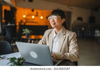 Thousand Mature Japonaise Avec Fils Royalty Free Images Stock Photos Pictures Shutterstock