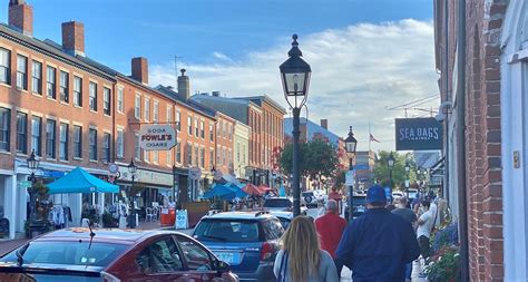 Newburyport Downtown Shopping, Experience the Tradition