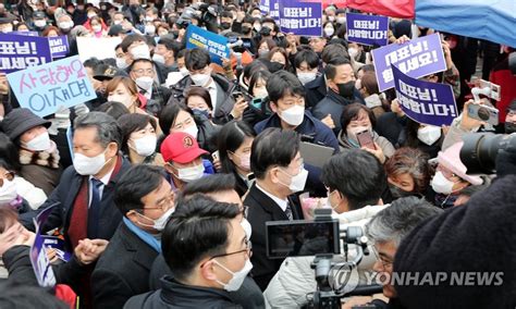 이재명 방문 광주송정시장에 구름 인파 연합뉴스