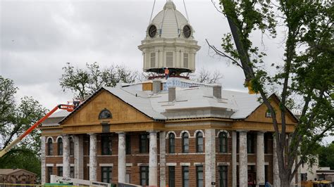 Mason County Courthouse gets a new crown after 2021 arson fire