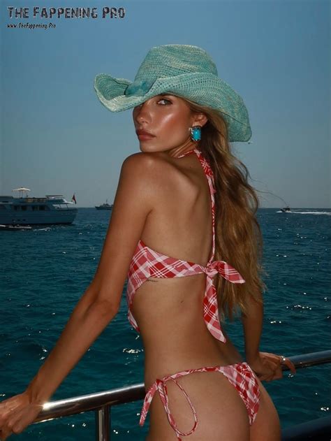 Hana Cross Sexy In A Bikini Barefoot Photos The Fappening