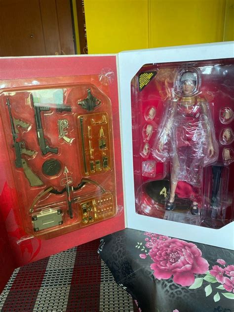 Scale Resident Evil Ada Wong Hot Toys Hobbies Toys Toys Games On Carousell