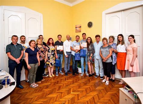 Patru tineri de la casele de tip familial premiați pentru