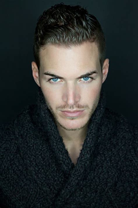 Hombre Joven Hermoso Foto De Archivo Imagen De Brunette