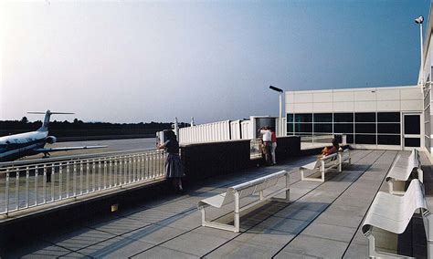 Charlottesville-Albemarle Airport Terminal - O'Brien Atkins Associates, PA