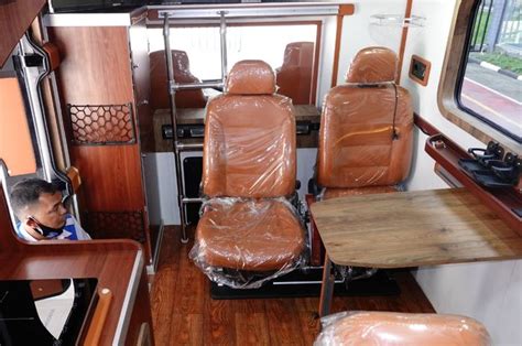 Isuzu Elf Interior