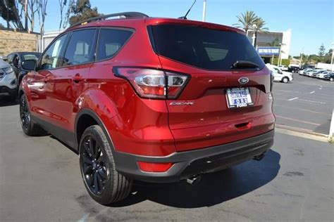 2018 Ford Escape Se Fwd Ruby Red Metallic Tinted Clearcoat 4 Cylinder