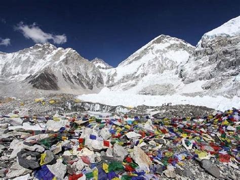 Top Of Mount Everest Trash