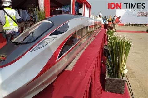 Luhut Ungkap Kans China Garap Proyek Kereta Cepat Surabaya