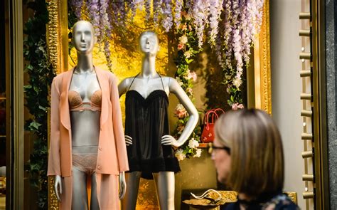 Dona De Sex Shop Revela Quais Os Produtos Mais Procurados Pelos