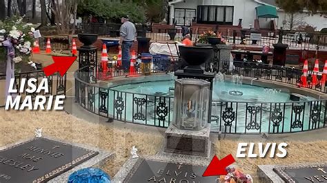 Lisa Marie Presley S Grave Being Prepared At Graceland Near Elvis