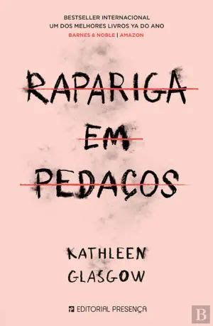 A Book With The Title Rapariga Em Pedacos Written In Spanish On It