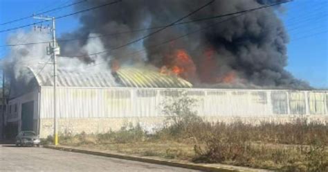 Se incendia fábrica de veladoras en Tepozotlán Edomex Abanico