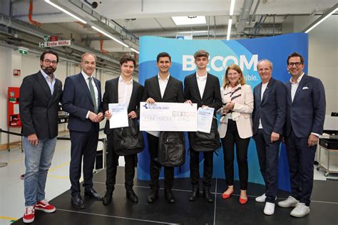 BECOM Innovation Award für HTL Pinkafeld Schüler Prima Magazin