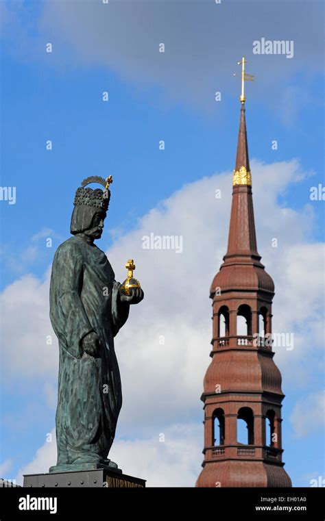 Germany, Hamburg, Barbarossa statue and St. Catherine's Church Stock Photo - Alamy