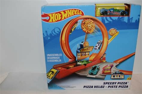 Hot Wheels Speedy Pizza Playset Connects W Hot Wheels Action Set Track Builder Mattel Hot