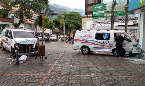 Impactante Accidente Entre Dos Ambulancias Dej Tres Heridos En El