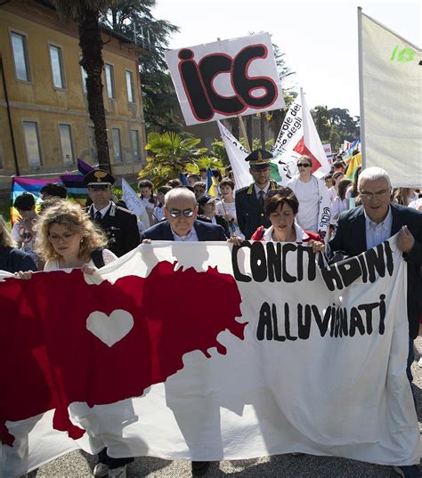 Tutti In Piazza Per La Legalit Il Sacrificio Di Falcone E Borsellino