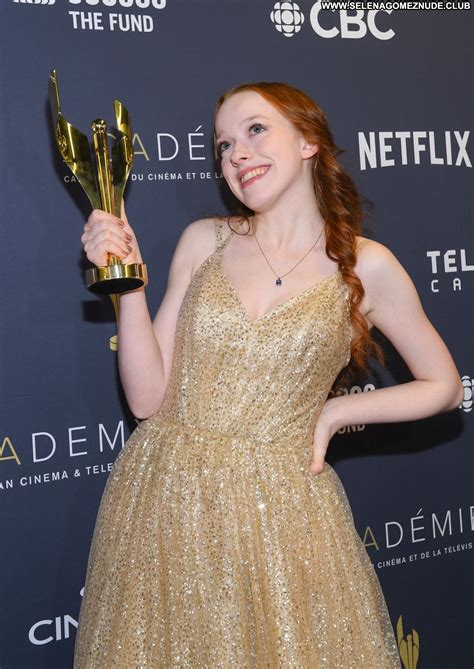 Amybeth Mcnulty Celebrity Posing Hot Babe Beautiful Sexy