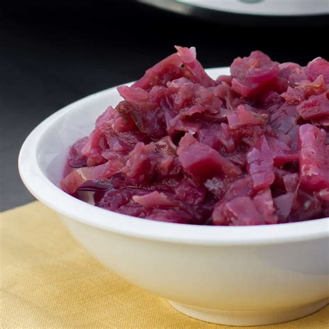 Red Cabbage and Apples - Slow Cooker Recipe - Blaukraut