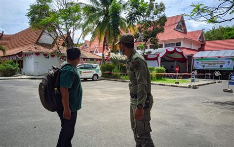 Anggota Satpol Pp Provinsi Kalteng Lakukan Pengamanan Dan Pengawasan