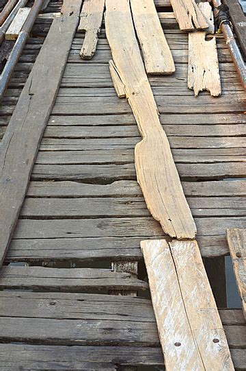 Boardwalk Clipart An Illustration Of A Wooden Bridge Cartoon Vector