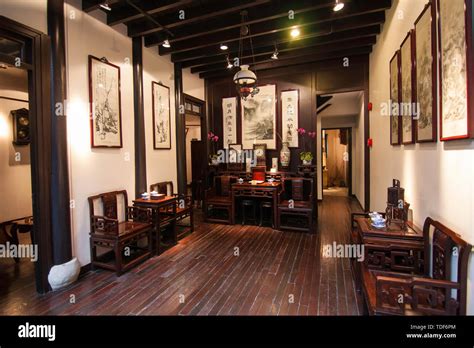 Shikumen interior hi-res stock photography and images - Alamy