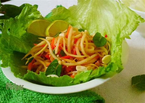 How To Cook Delicious Spicy Raw Papaya Salad