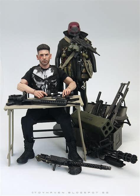 Toyhaven Hot Toys Th Scale Jon Bernthal The Punisher Action Figure And His Cache Arsenal