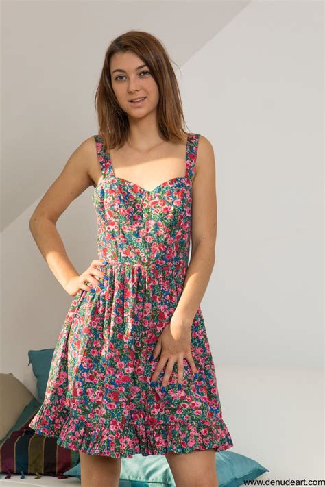 Pretty Tera Link Takes Off Her Pretty Dress And Exposes A Juicy Pussy 15 Photos