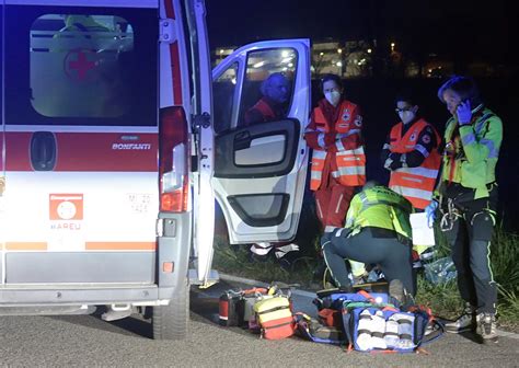 Schianto In Autostrada Grave Ragazzo Di Anni