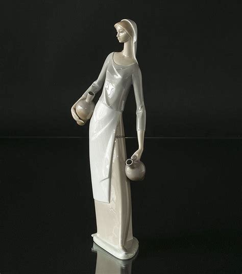 Lladro Nao Figur Af Kvinde Med Potter Nr Dg4279 DPH Trading