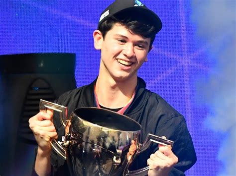Bugha Biography, Net Worth, Age, Height, Weight, Girlfriend, Family