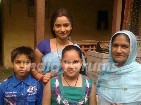 Ankita Lokhande With Her Fans On Pavitra Rishta Set Media