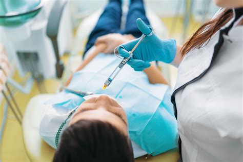 Qué es la cirugía oral y cómo se utiliza Giroca Clínica dental en